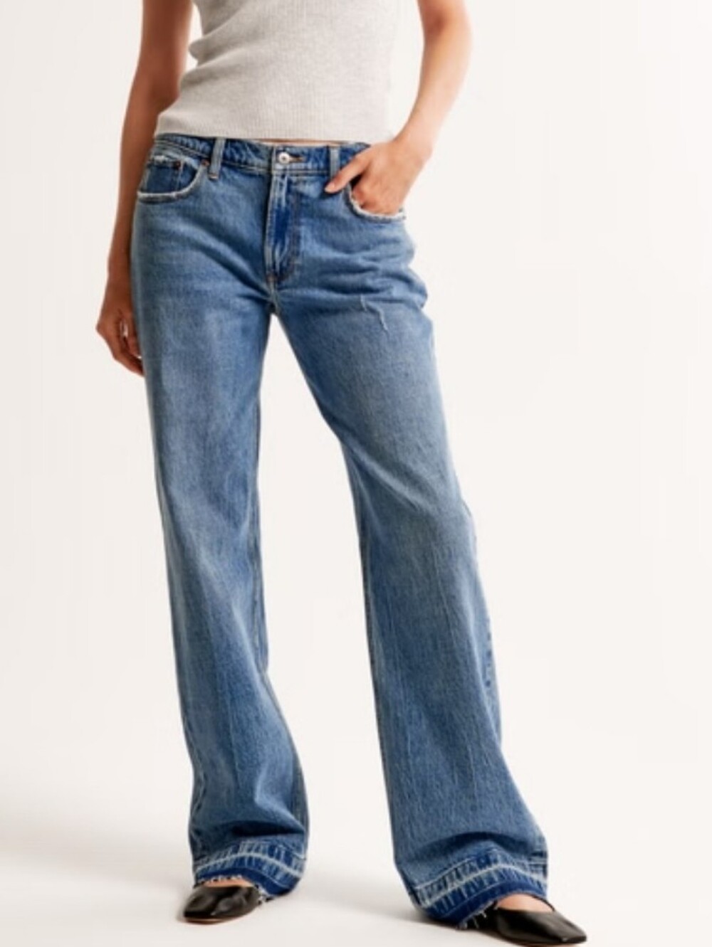 Abercrombie & Fitch The BAGGY LOW RISE Light Blue Wide-Leg Jeans Raw Hem Size 28